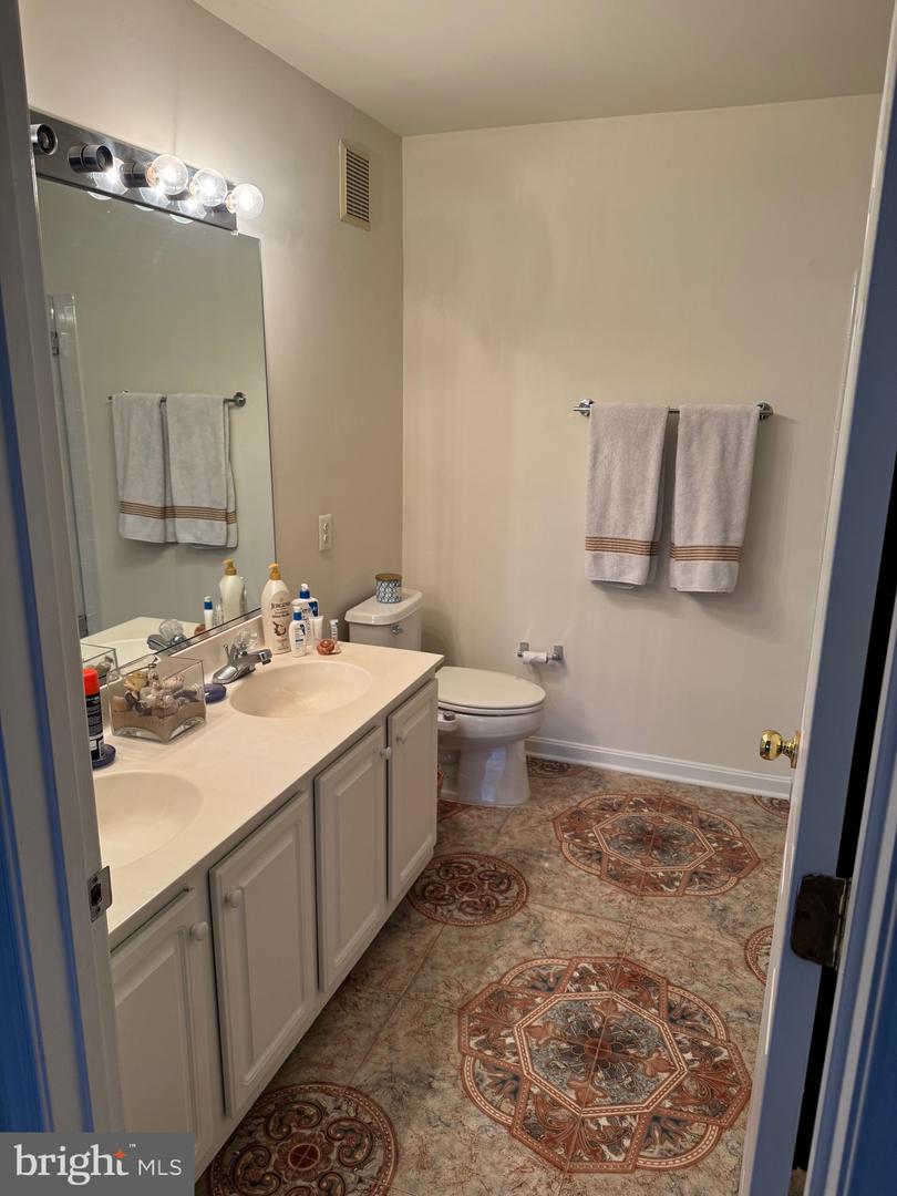 11858 BRETON CT #16B, RESTON, Virginia 20191, 3 Bedrooms Bedrooms, ,2 BathroomsBathrooms,Residential,For sale,11858 BRETON CT #16B,VAFX2225048 MLS # VAFX2225048