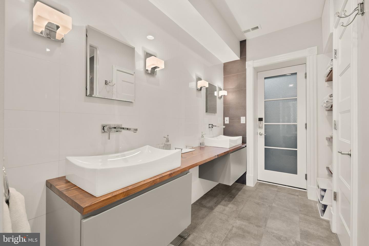 941 S ST NW #2, WASHINGTON, District Of Columbia 20001, 4 Bedrooms Bedrooms, ,4 BathroomsBathrooms,Residential,For sale,941 S ST NW #2,DCDC2188010 MLS # DCDC2188010