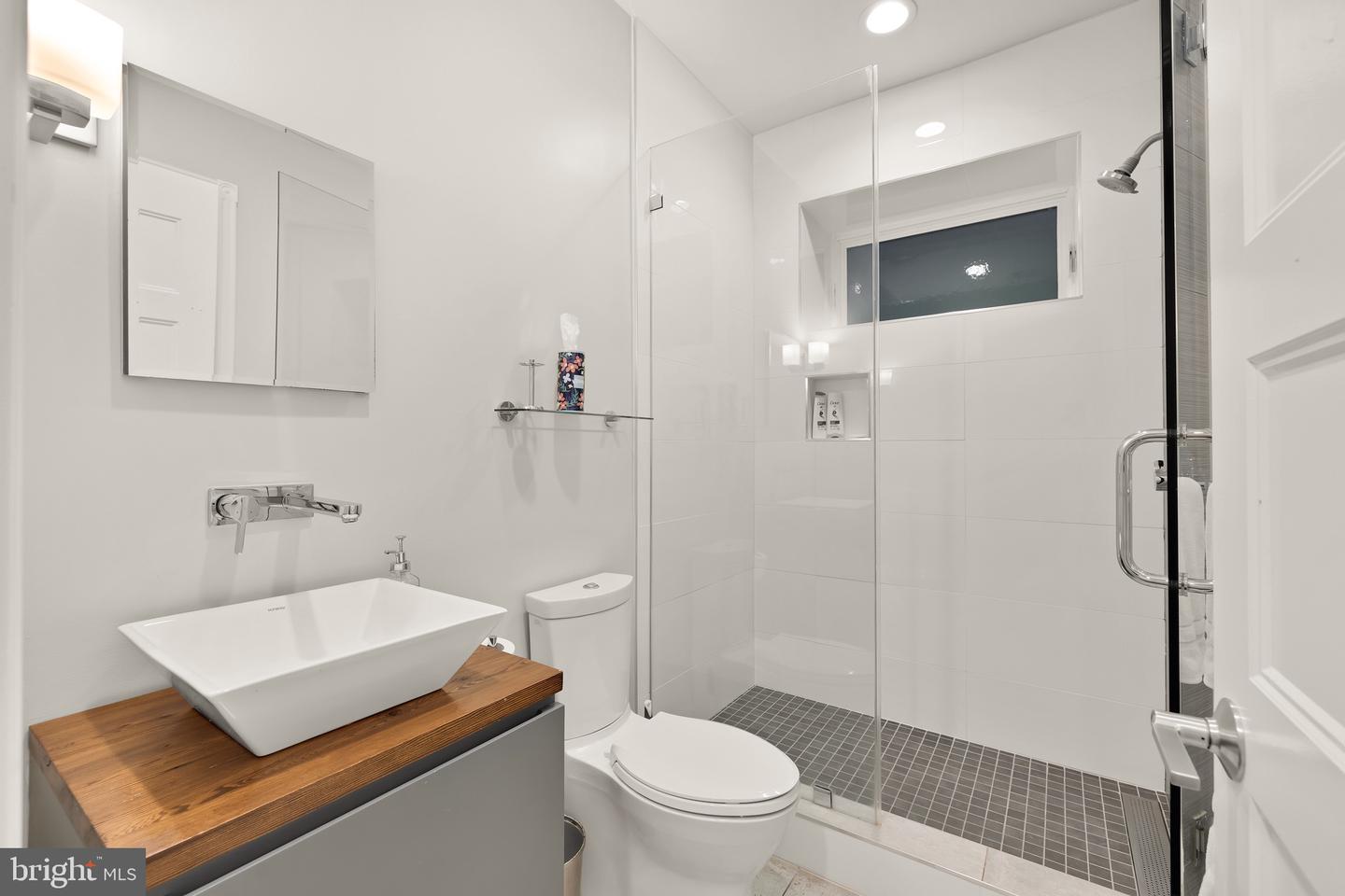 941 S ST NW #2, WASHINGTON, District Of Columbia 20001, 4 Bedrooms Bedrooms, ,4 BathroomsBathrooms,Residential,For sale,941 S ST NW #2,DCDC2188010 MLS # DCDC2188010