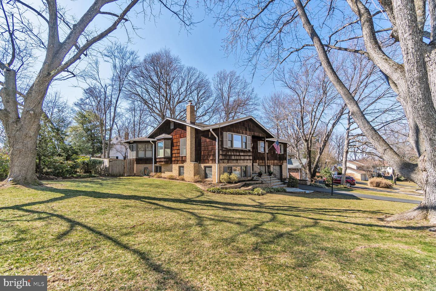 2010 POWHATAN ST, FALLS CHURCH, Virginia 22043, 5 Bedrooms Bedrooms, ,3 BathroomsBathrooms,Residential,For sale,2010 POWHATAN ST,VAFX2225470 MLS # VAFX2225470