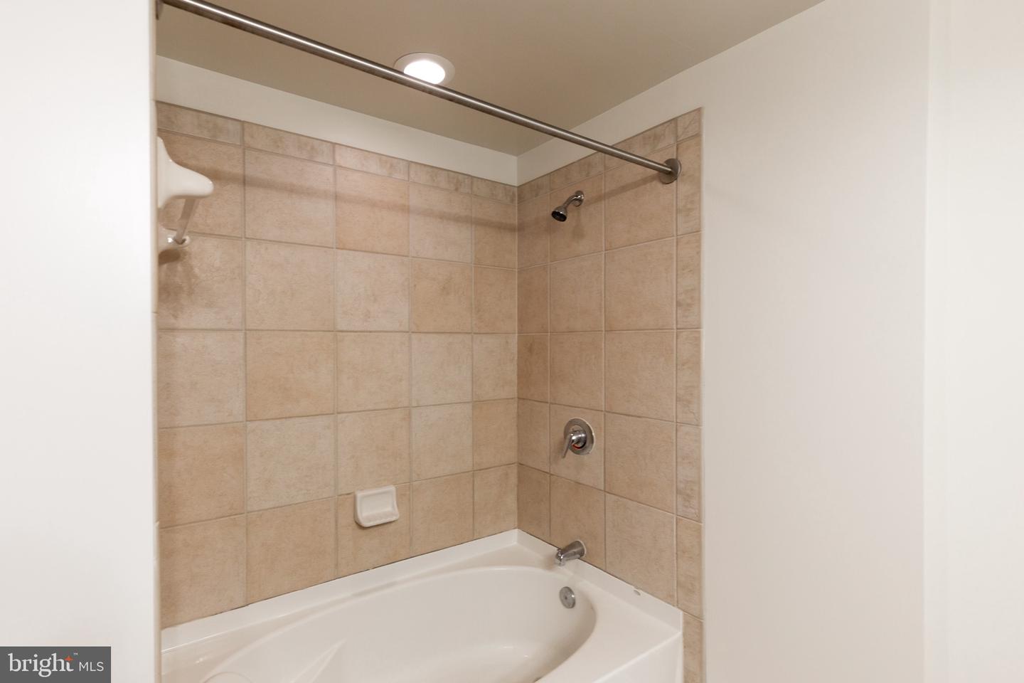 1021 N GARFIELD ST #511, ARLINGTON, Virginia 22201, 1 Bedroom Bedrooms, ,1 BathroomBathrooms,Residential,For sale,1021 N GARFIELD ST #511,VAAR2054154 MLS # VAAR2054154