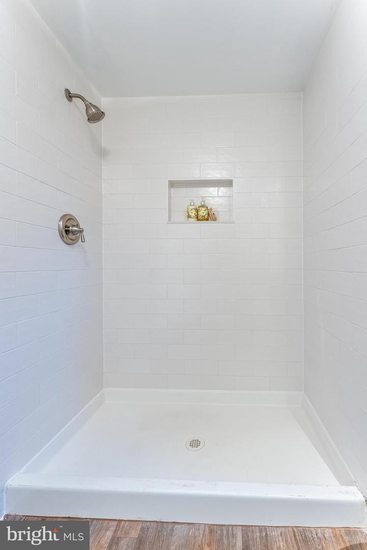 401 N FREDERICK ST, ARLINGTON, Virginia 22203, 2 Bedrooms Bedrooms, ,2 BathroomsBathrooms,Residential,For sale,401 N FREDERICK ST,VAAR2052738 MLS # VAAR2052738