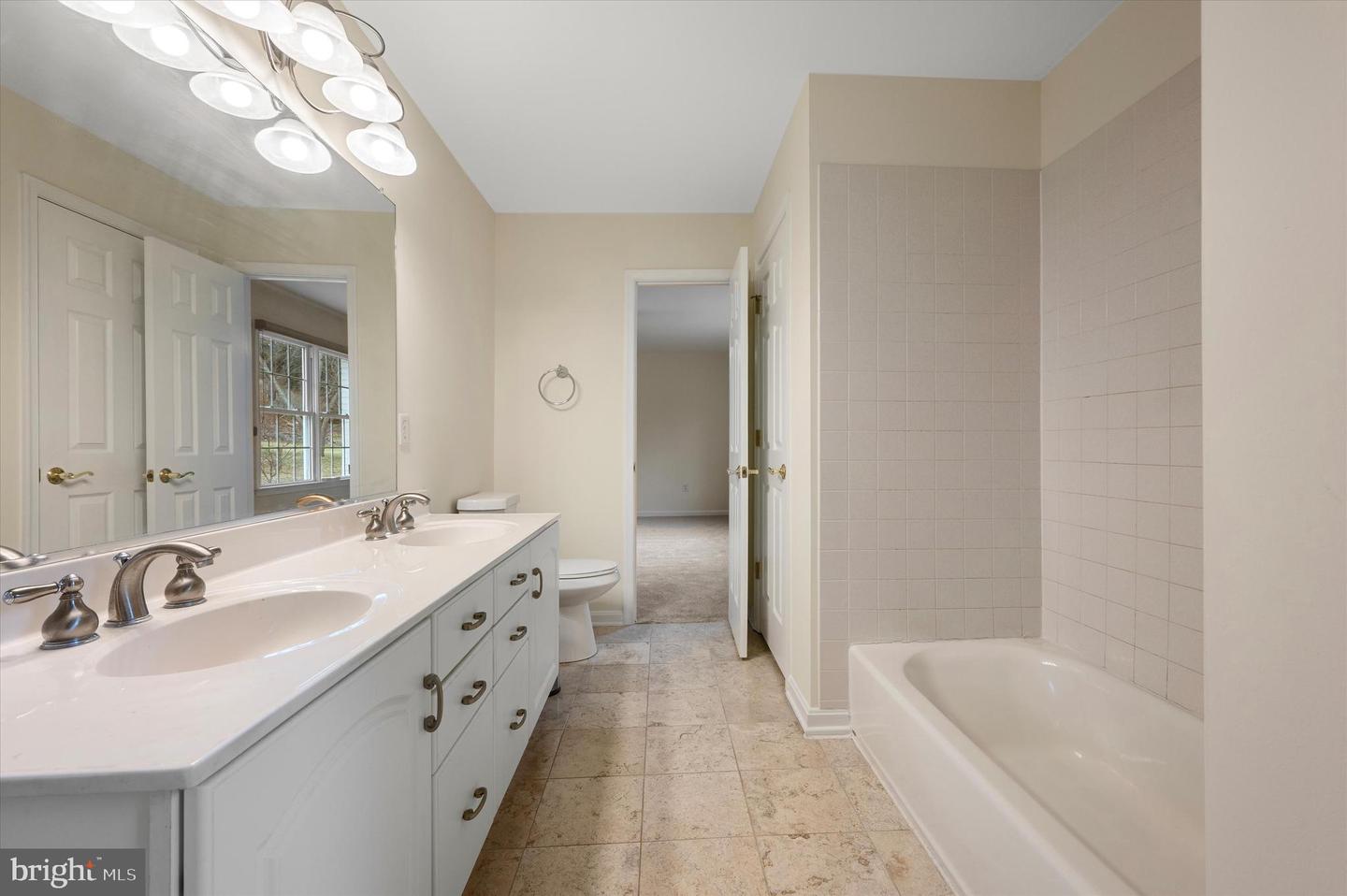 3980 MIDDLE RD, WINCHESTER, Virginia 22602, 4 Bedrooms Bedrooms, ,3 BathroomsBathrooms,Residential,For sale,3980 MIDDLE RD,VAFV2024594 MLS # VAFV2024594
