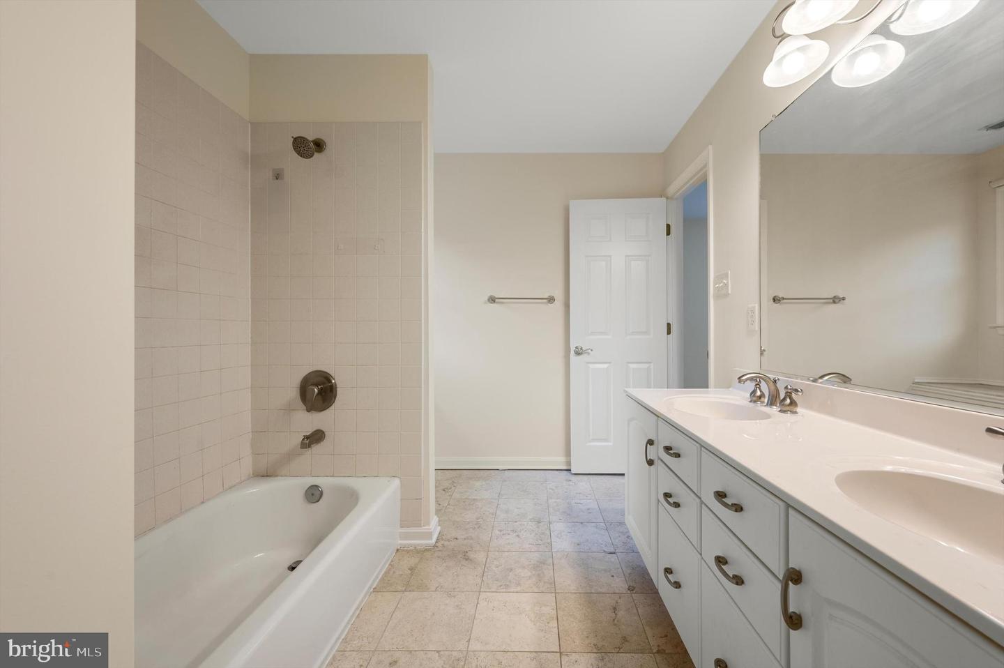 3980 MIDDLE RD, WINCHESTER, Virginia 22602, 4 Bedrooms Bedrooms, ,3 BathroomsBathrooms,Residential,For sale,3980 MIDDLE RD,VAFV2024594 MLS # VAFV2024594