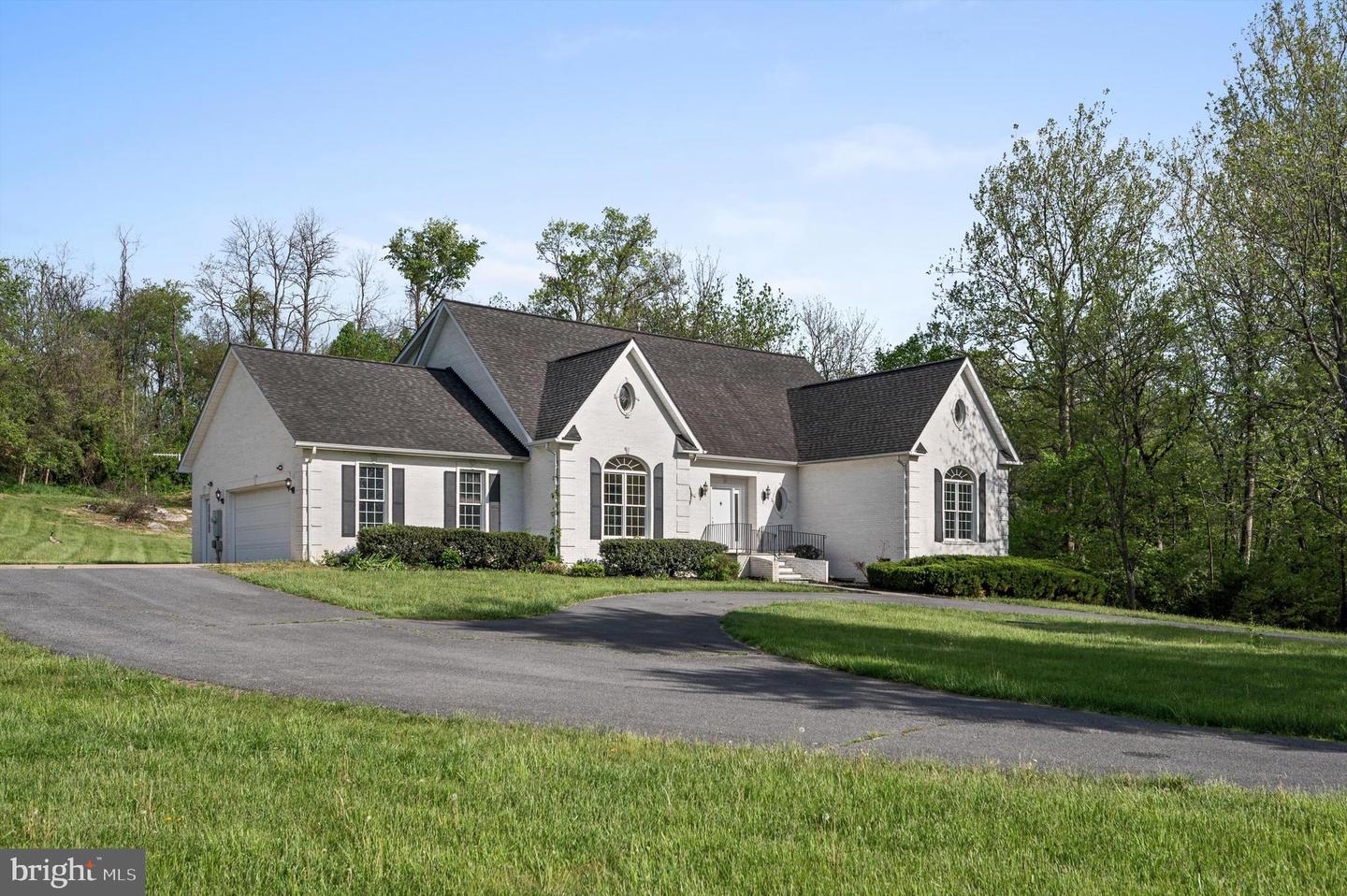 3980 MIDDLE RD, WINCHESTER, Virginia 22602, 4 Bedrooms Bedrooms, ,3 BathroomsBathrooms,Residential,For sale,3980 MIDDLE RD,VAFV2024594 MLS # VAFV2024594