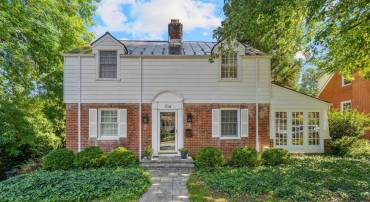 704 EVERGREEN AVE, CHARLOTTESVILLE, Virginia 22902, 4 Bedrooms Bedrooms, ,2 BathroomsBathrooms,Residential,For sale,704 EVERGREEN AVE,661306 MLS # 661306