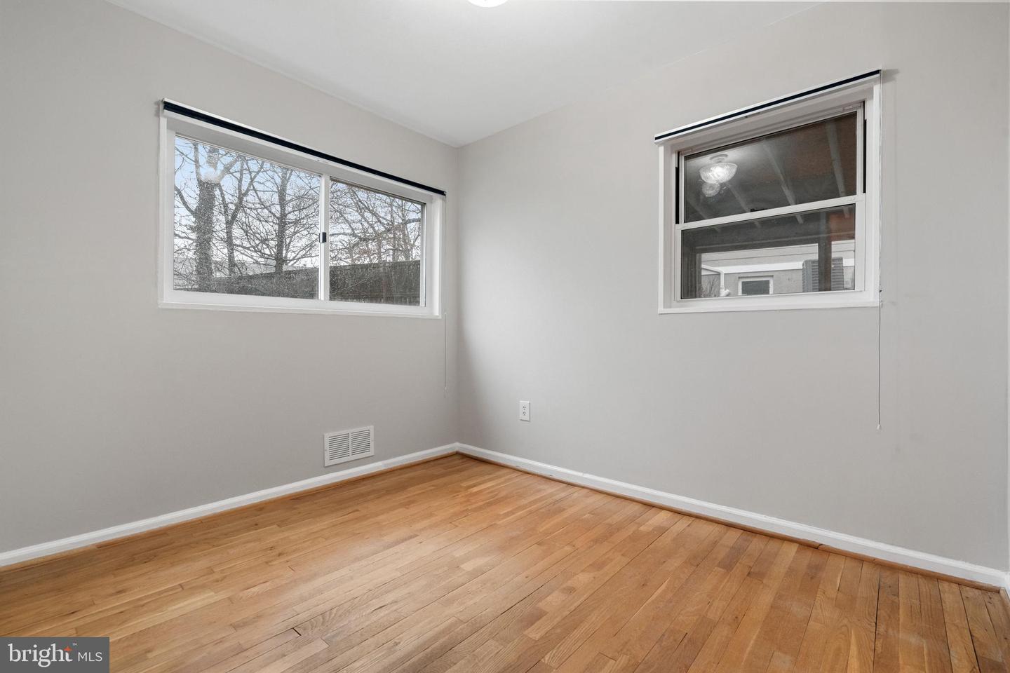 32 N FLOYD ST, ALEXANDRIA, Virginia 22304, 2 Bedrooms Bedrooms, ,1 BathroomBathrooms,Residential,For sale,32 N FLOYD ST,VAAX2042290 MLS # VAAX2042290