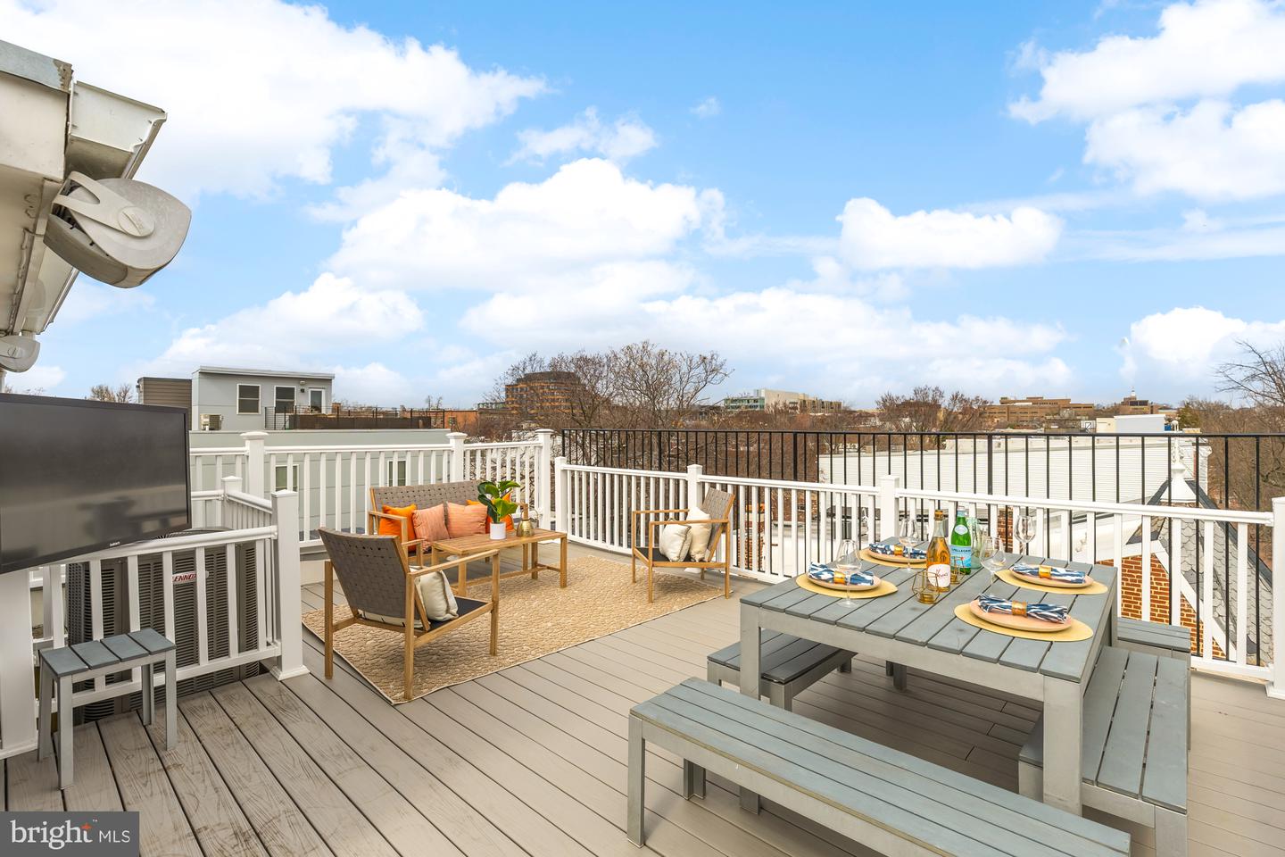 503 Q ST NW, WASHINGTON, District Of Columbia 20001, 4 Bedrooms Bedrooms, ,3 BathroomsBathrooms,Residential,For sale,503 Q ST NW,DCDC2187710 MLS # DCDC2187710
