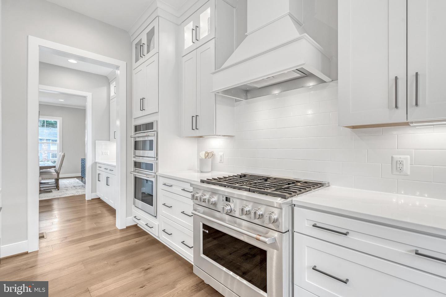 6607 29TH ST N, ARLINGTON, Virginia 22213, 4 Bedrooms Bedrooms, ,4 BathroomsBathrooms,Residential,For sale,6607 29TH ST N,VAAR2054116 MLS # VAAR2054116