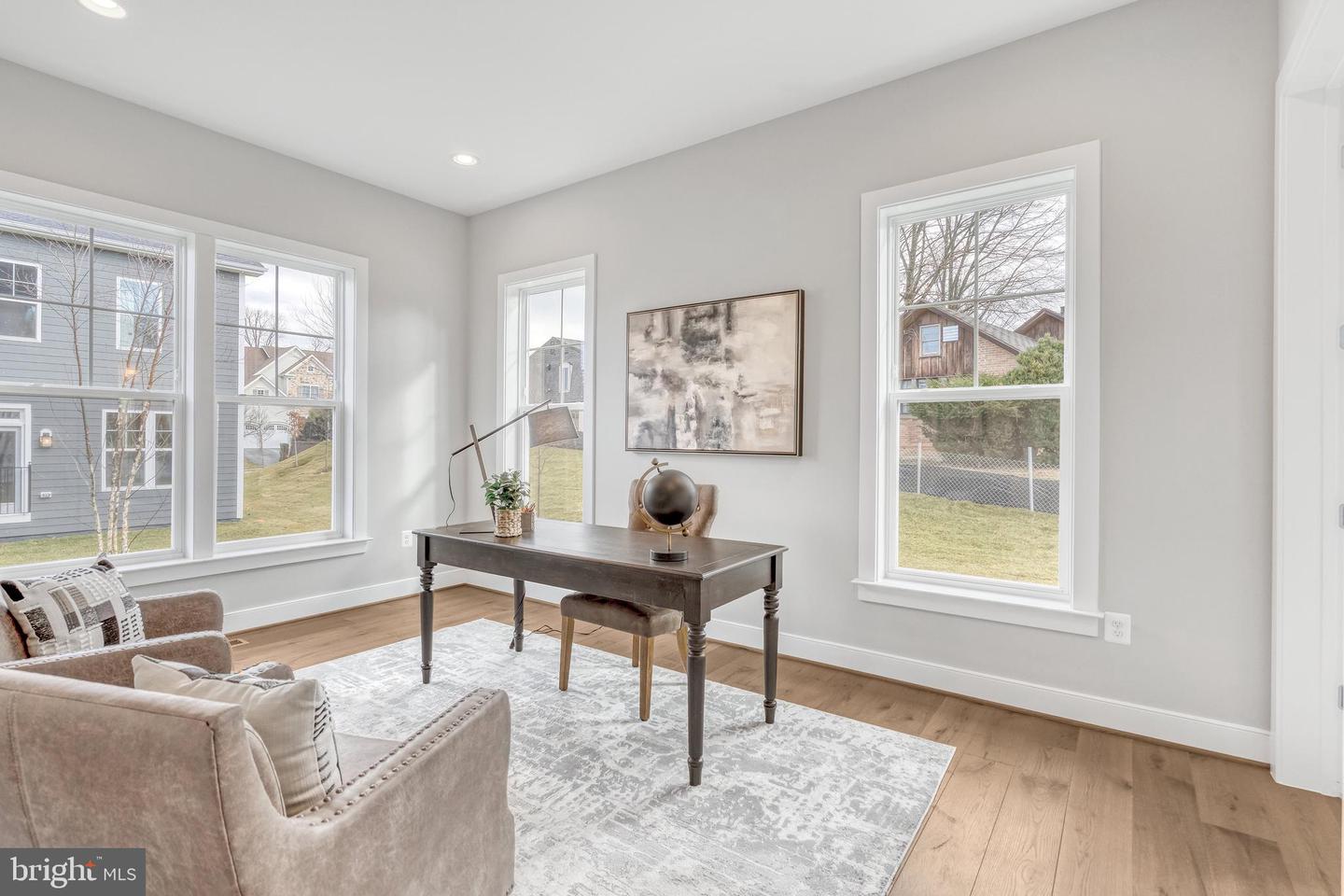 6607 29TH ST N, ARLINGTON, Virginia 22213, 4 Bedrooms Bedrooms, ,4 BathroomsBathrooms,Residential,For sale,6607 29TH ST N,VAAR2054116 MLS # VAAR2054116