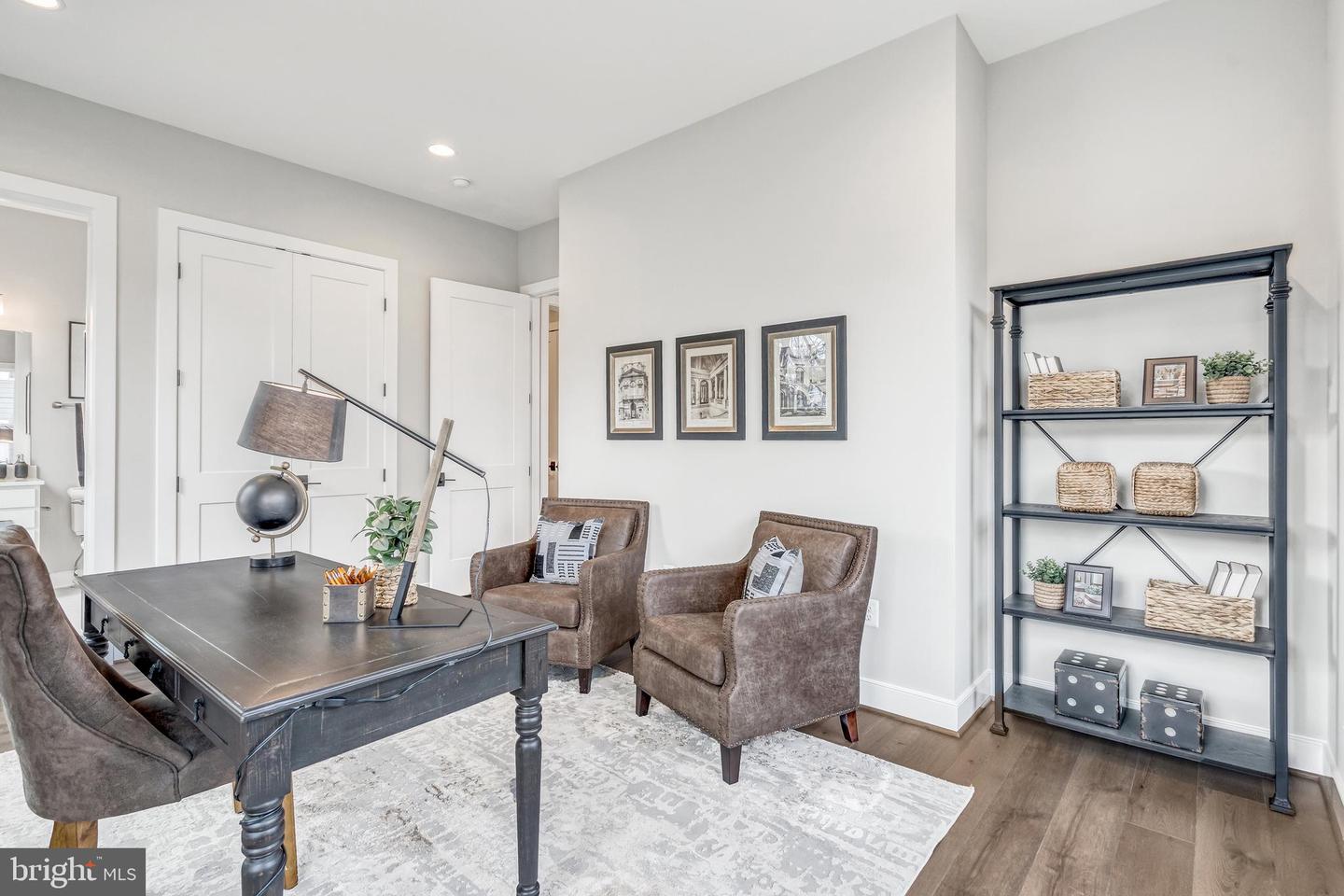6607 29TH ST N, ARLINGTON, Virginia 22213, 4 Bedrooms Bedrooms, ,4 BathroomsBathrooms,Residential,For sale,6607 29TH ST N,VAAR2054116 MLS # VAAR2054116