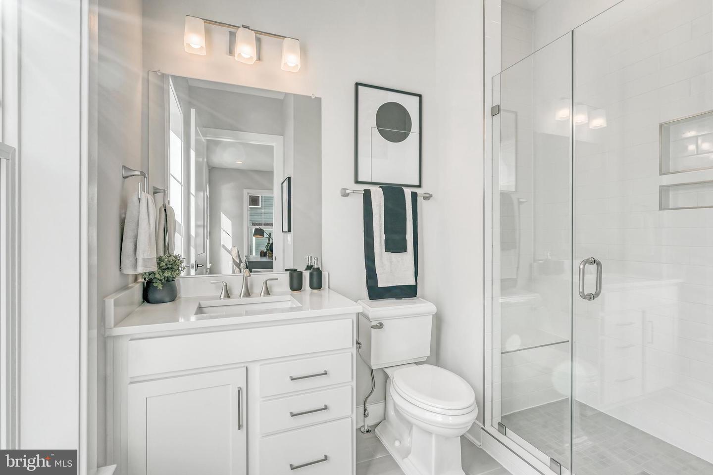 6607 29TH ST N, ARLINGTON, Virginia 22213, 4 Bedrooms Bedrooms, ,4 BathroomsBathrooms,Residential,For sale,6607 29TH ST N,VAAR2054116 MLS # VAAR2054116