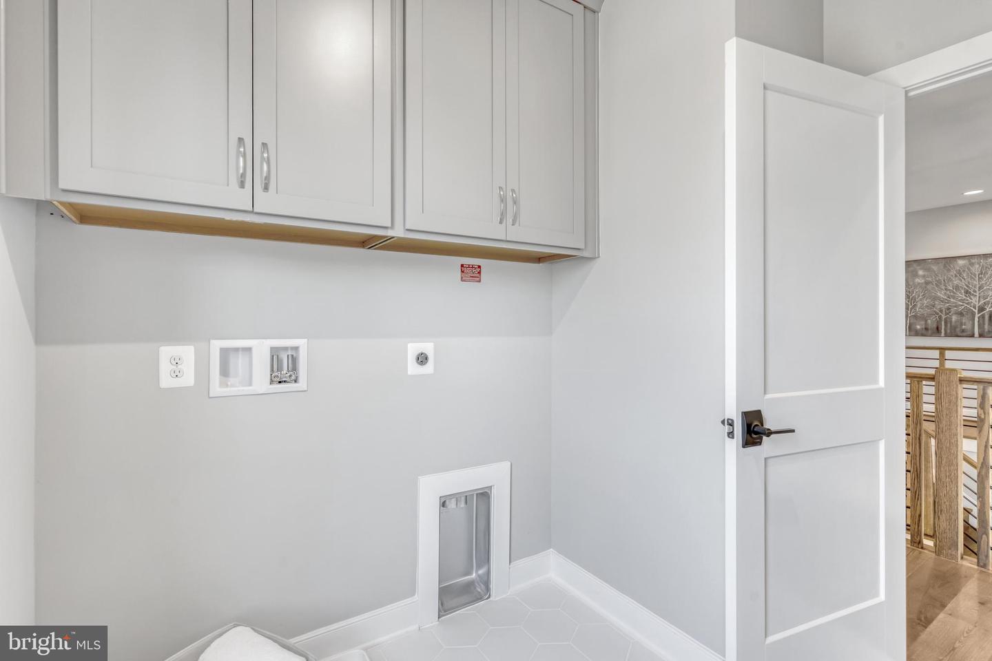 6607 29TH ST N, ARLINGTON, Virginia 22213, 4 Bedrooms Bedrooms, ,4 BathroomsBathrooms,Residential,For sale,6607 29TH ST N,VAAR2054116 MLS # VAAR2054116