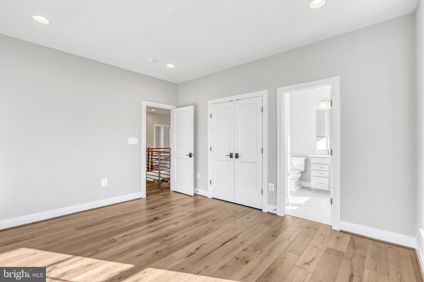 6607 29TH ST N, ARLINGTON, Virginia 22213, 4 Bedrooms Bedrooms, ,4 BathroomsBathrooms,Residential,For sale,6607 29TH ST N,VAAR2054116 MLS # VAAR2054116