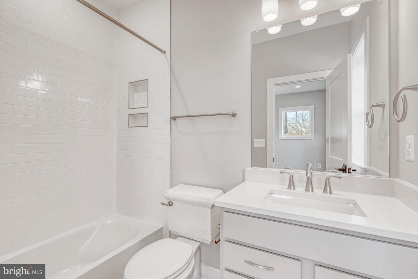 6607 29TH ST N, ARLINGTON, Virginia 22213, 4 Bedrooms Bedrooms, ,4 BathroomsBathrooms,Residential,For sale,6607 29TH ST N,VAAR2054116 MLS # VAAR2054116