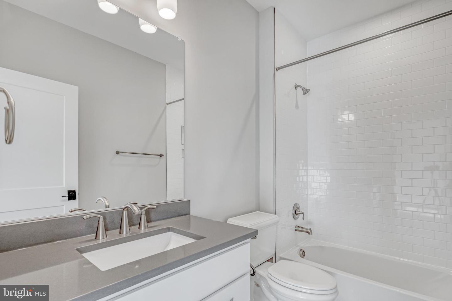 6607 29TH ST N, ARLINGTON, Virginia 22213, 4 Bedrooms Bedrooms, ,4 BathroomsBathrooms,Residential,For sale,6607 29TH ST N,VAAR2054116 MLS # VAAR2054116