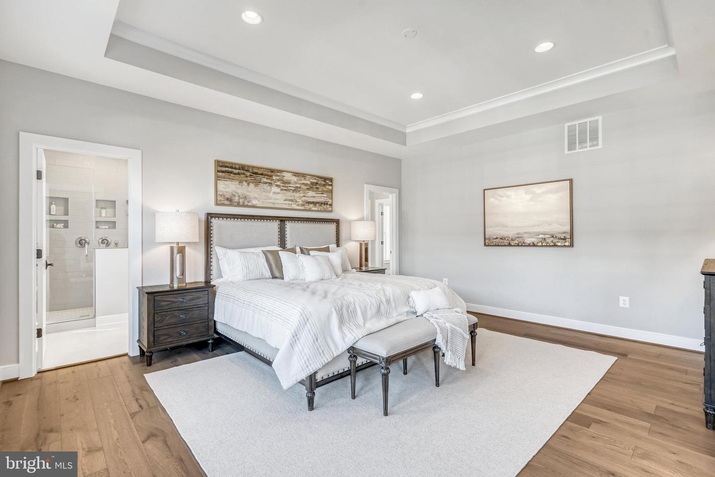 6607 29TH ST N, ARLINGTON, Virginia 22213, 4 Bedrooms Bedrooms, ,4 BathroomsBathrooms,Residential,For sale,6607 29TH ST N,VAAR2054116 MLS # VAAR2054116