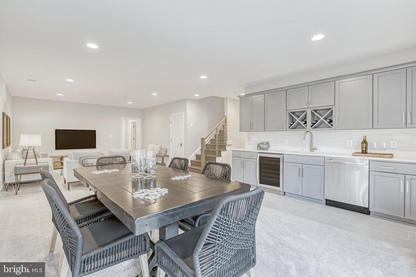6607 29TH ST N, ARLINGTON, Virginia 22213, 4 Bedrooms Bedrooms, ,4 BathroomsBathrooms,Residential,For sale,6607 29TH ST N,VAAR2054116 MLS # VAAR2054116