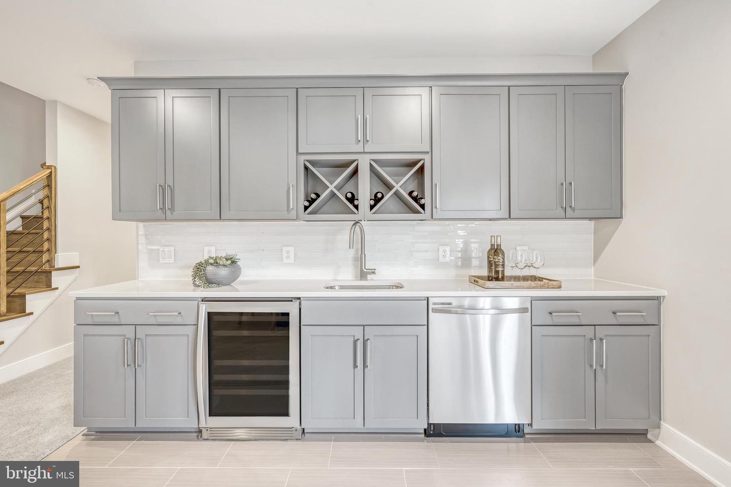 6607 29TH ST N, ARLINGTON, Virginia 22213, 4 Bedrooms Bedrooms, ,4 BathroomsBathrooms,Residential,For sale,6607 29TH ST N,VAAR2054116 MLS # VAAR2054116
