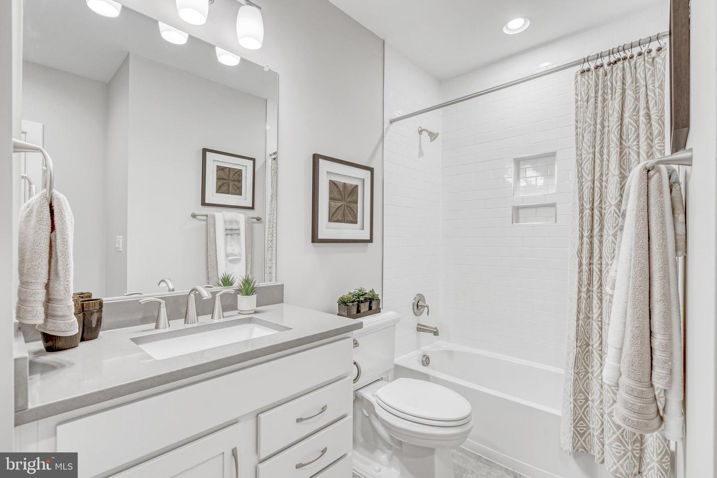 6607 29TH ST N, ARLINGTON, Virginia 22213, 4 Bedrooms Bedrooms, ,4 BathroomsBathrooms,Residential,For sale,6607 29TH ST N,VAAR2054116 MLS # VAAR2054116