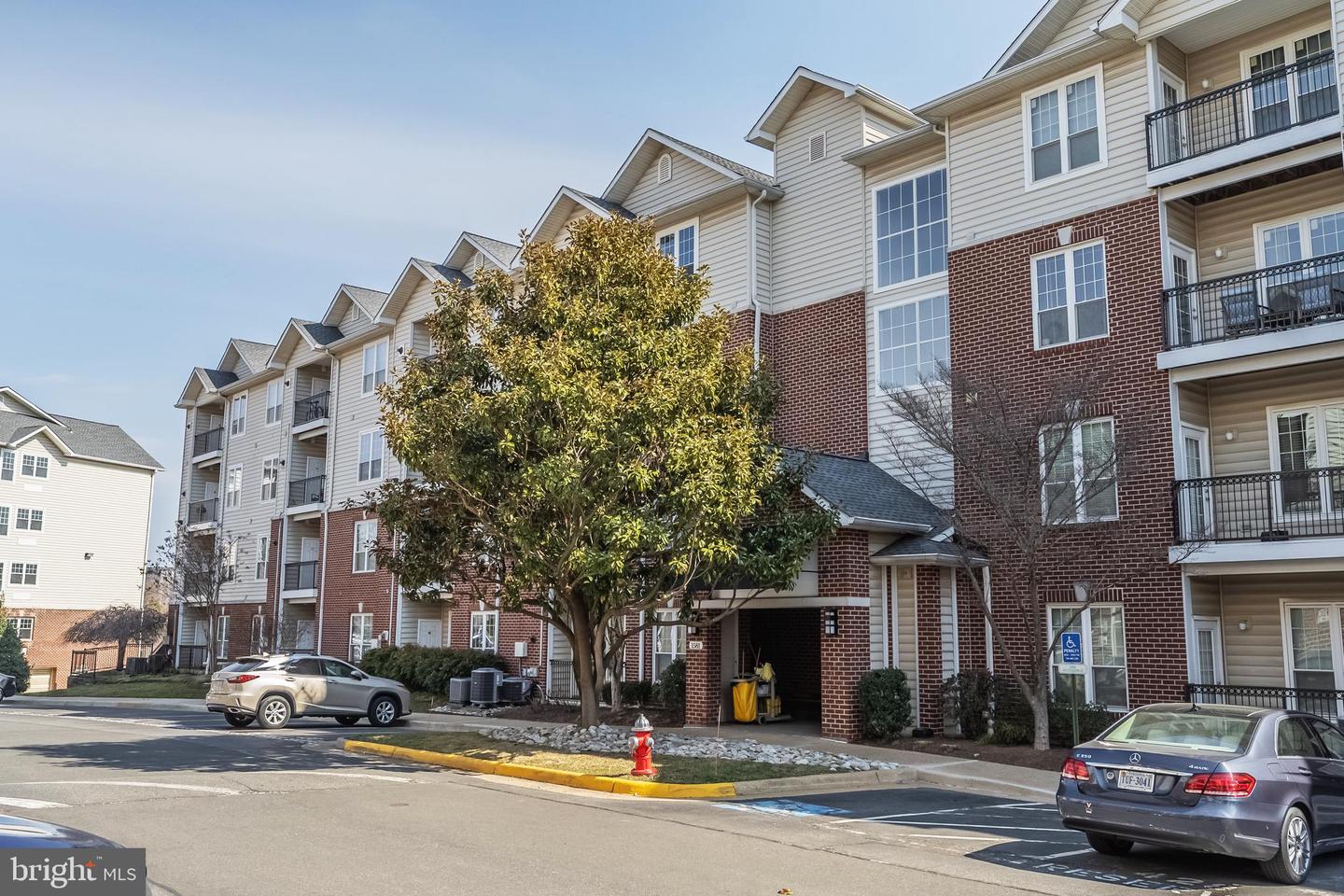 1581 SPRING GATE DR #5403, MCLEAN, Virginia 22102, 2 Bedrooms Bedrooms, ,2 BathroomsBathrooms,Residential,For sale,1581 SPRING GATE DR #5403,VAFX2225704 MLS # VAFX2225704