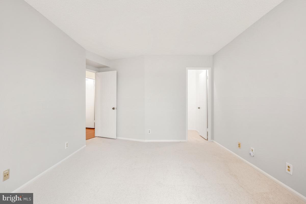 5903 MOUNT EAGLE DR #1418, ALEXANDRIA, Virginia 22303, 3 Bedrooms Bedrooms, 10 Rooms Rooms,2 BathroomsBathrooms,Residential,For sale,5903 MOUNT EAGLE DR #1418,VAFX2213744 MLS # VAFX2213744