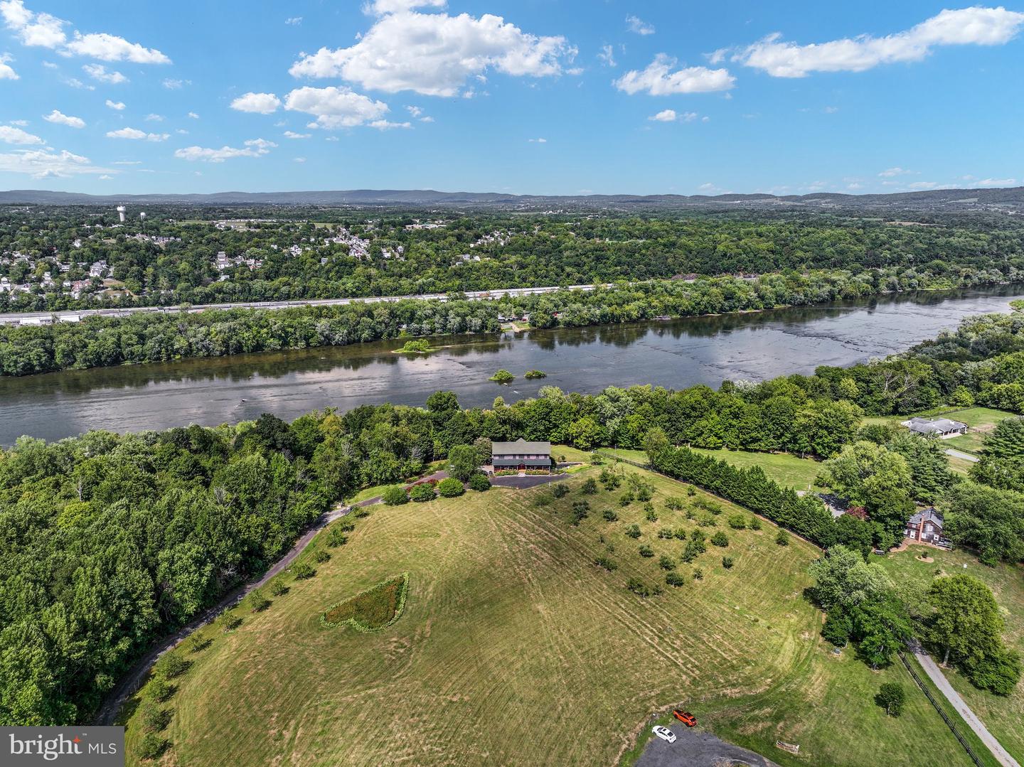 11407 OLDE STONE LN, LOVETTSVILLE, Virginia 20180, 4 Bedrooms Bedrooms, ,3 BathroomsBathrooms,Residential,For sale,11407 OLDE STONE LN,VALO2088220 MLS # VALO2088220