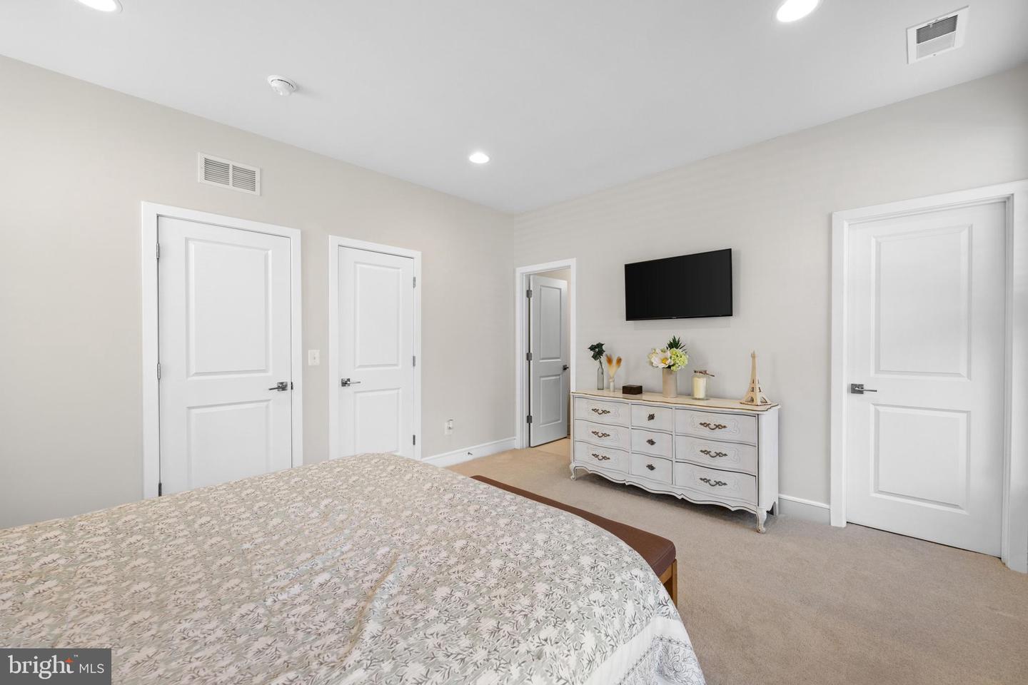 111 WAKE ROBIN CT, LAKE FREDERICK, Virginia 22630, 4 Bedrooms Bedrooms, ,3 BathroomsBathrooms,Residential,For sale,111 WAKE ROBIN CT,VAFV2024814 MLS # VAFV2024814