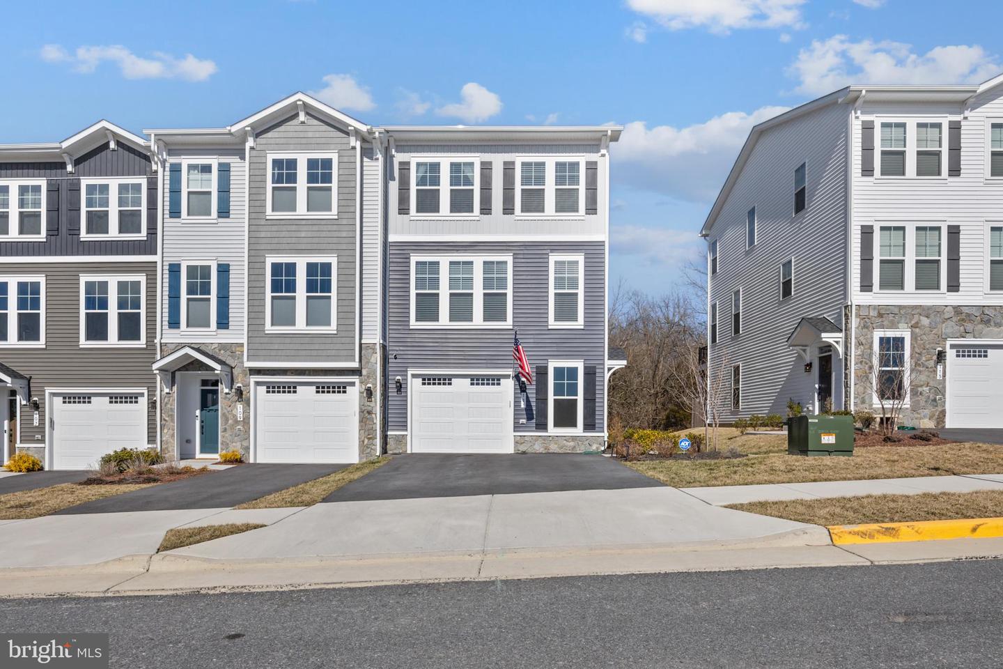 111 WAKE ROBIN CT, LAKE FREDERICK, Virginia 22630, 4 Bedrooms Bedrooms, ,3 BathroomsBathrooms,Residential,For sale,111 WAKE ROBIN CT,VAFV2024814 MLS # VAFV2024814