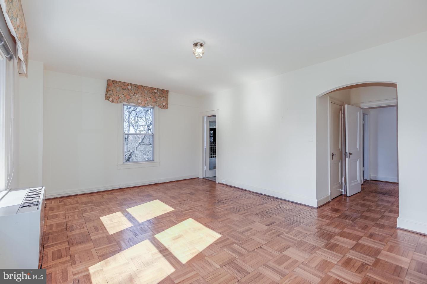 4000 CATHEDRAL AVE NW #144-145B, WASHINGTON, District Of Columbia 20016, 3 Bedrooms Bedrooms, ,3 BathroomsBathrooms,Residential,For sale,4000 CATHEDRAL AVE NW #144-145B,DCDC2185914 MLS # DCDC2185914