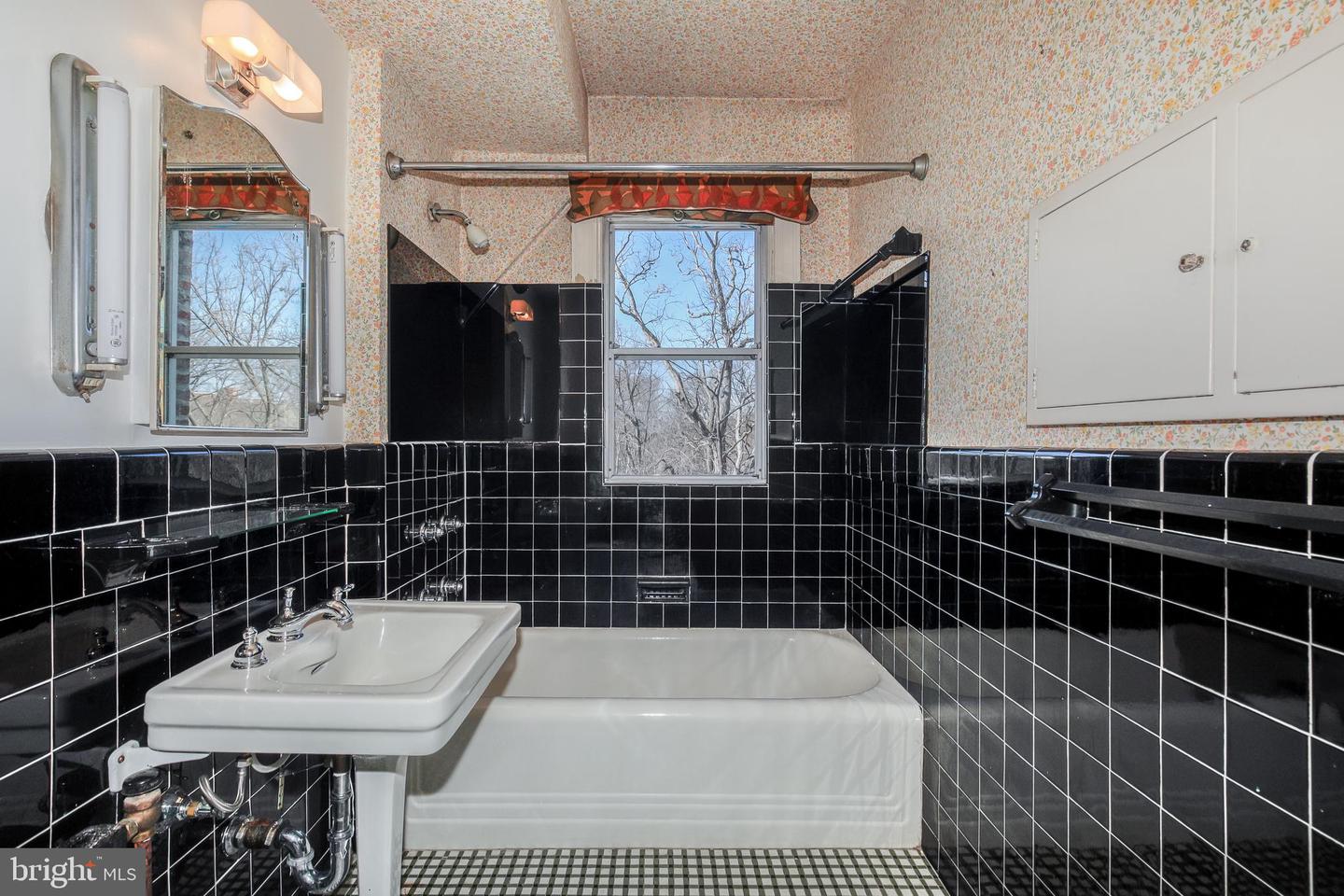 4000 CATHEDRAL AVE NW #144-145B, WASHINGTON, District Of Columbia 20016, 3 Bedrooms Bedrooms, ,3 BathroomsBathrooms,Residential,For sale,4000 CATHEDRAL AVE NW #144-145B,DCDC2185914 MLS # DCDC2185914