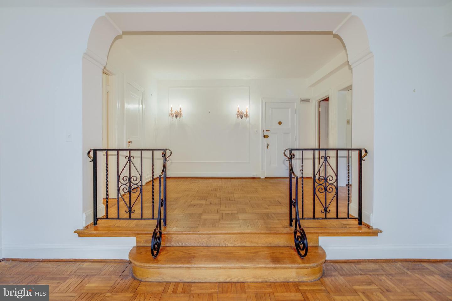 4000 CATHEDRAL AVE NW #144-145B, WASHINGTON, District Of Columbia 20016, 3 Bedrooms Bedrooms, ,3 BathroomsBathrooms,Residential,For sale,4000 CATHEDRAL AVE NW #144-145B,DCDC2185914 MLS # DCDC2185914