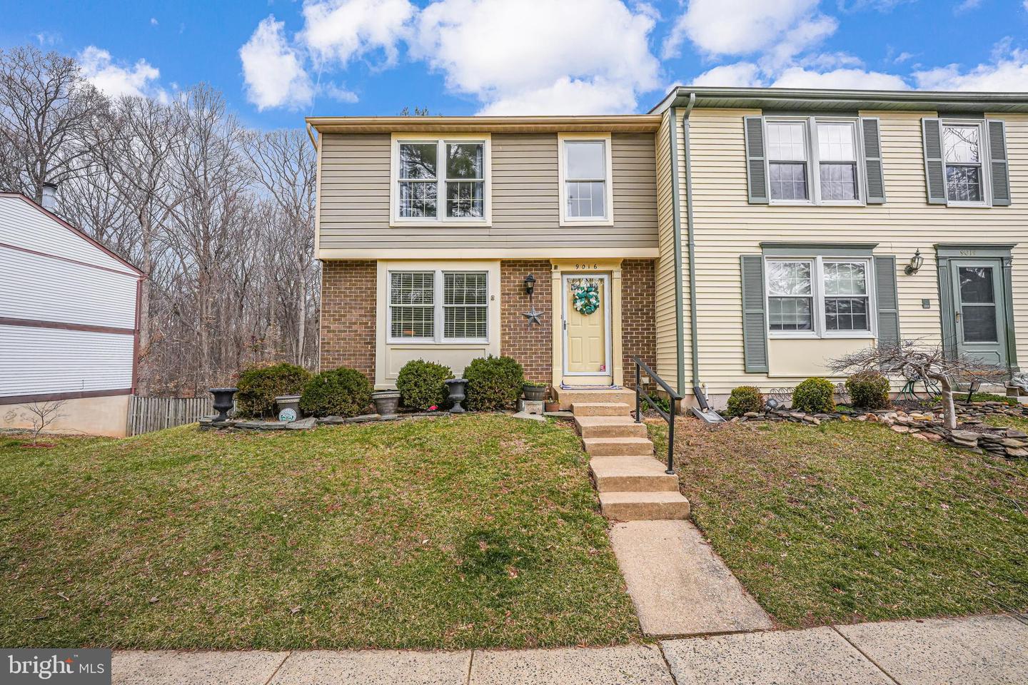 9016 GOLDEN LEAF CT, SPRINGFIELD, Virginia 22153, 3 Bedrooms Bedrooms, ,2 BathroomsBathrooms,Residential,For sale,9016 GOLDEN LEAF CT,VAFX2222942 MLS # VAFX2222942