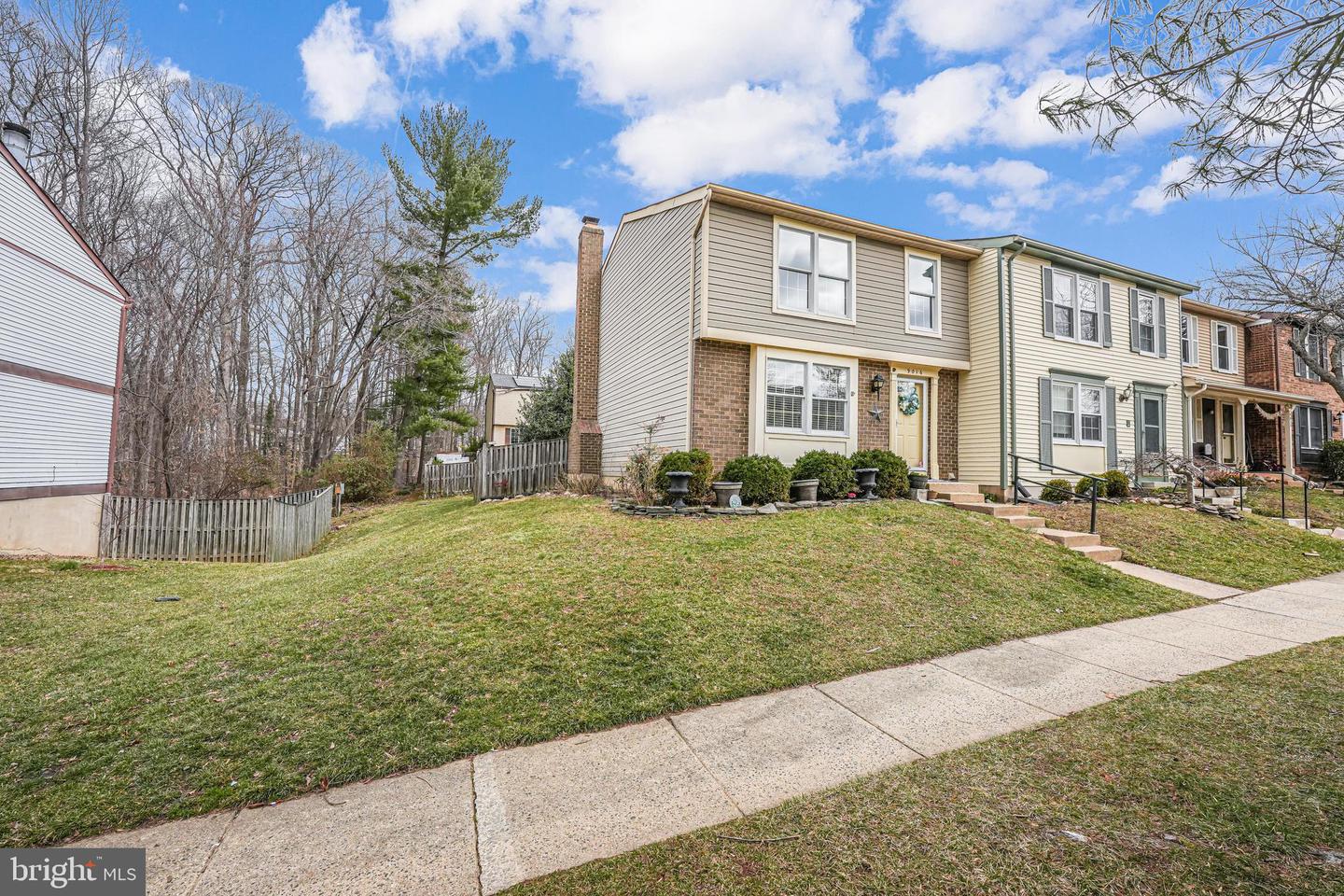 9016 GOLDEN LEAF CT, SPRINGFIELD, Virginia 22153, 3 Bedrooms Bedrooms, ,2 BathroomsBathrooms,Residential,For sale,9016 GOLDEN LEAF CT,VAFX2222942 MLS # VAFX2222942