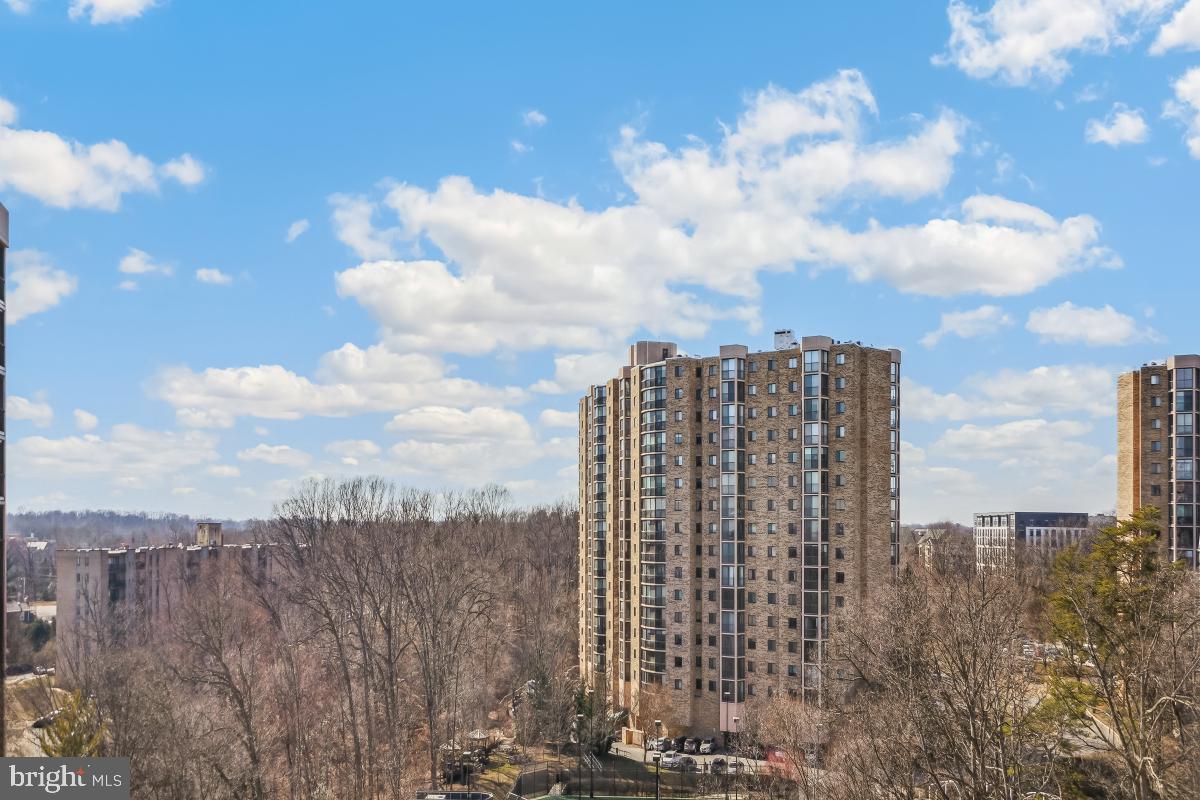 5904 MOUNT EAGLE DR #1105, ALEXANDRIA, Virginia 22303, 2 Bedrooms Bedrooms, 9 Rooms Rooms,2 BathroomsBathrooms,Residential,For sale,5904 MOUNT EAGLE DR #1105,VAFX2223324 MLS # VAFX2223324