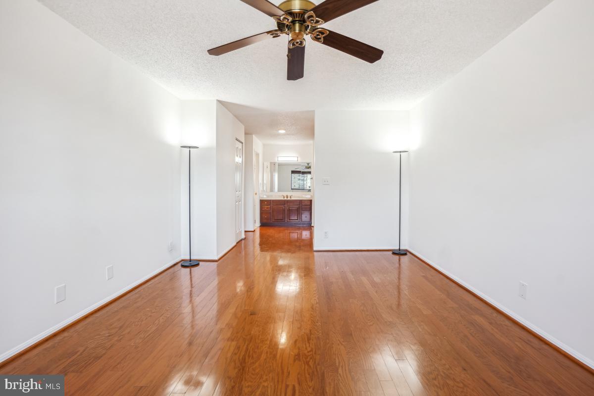 5904 MOUNT EAGLE DR #1105, ALEXANDRIA, Virginia 22303, 2 Bedrooms Bedrooms, 9 Rooms Rooms,2 BathroomsBathrooms,Residential,For sale,5904 MOUNT EAGLE DR #1105,VAFX2223324 MLS # VAFX2223324