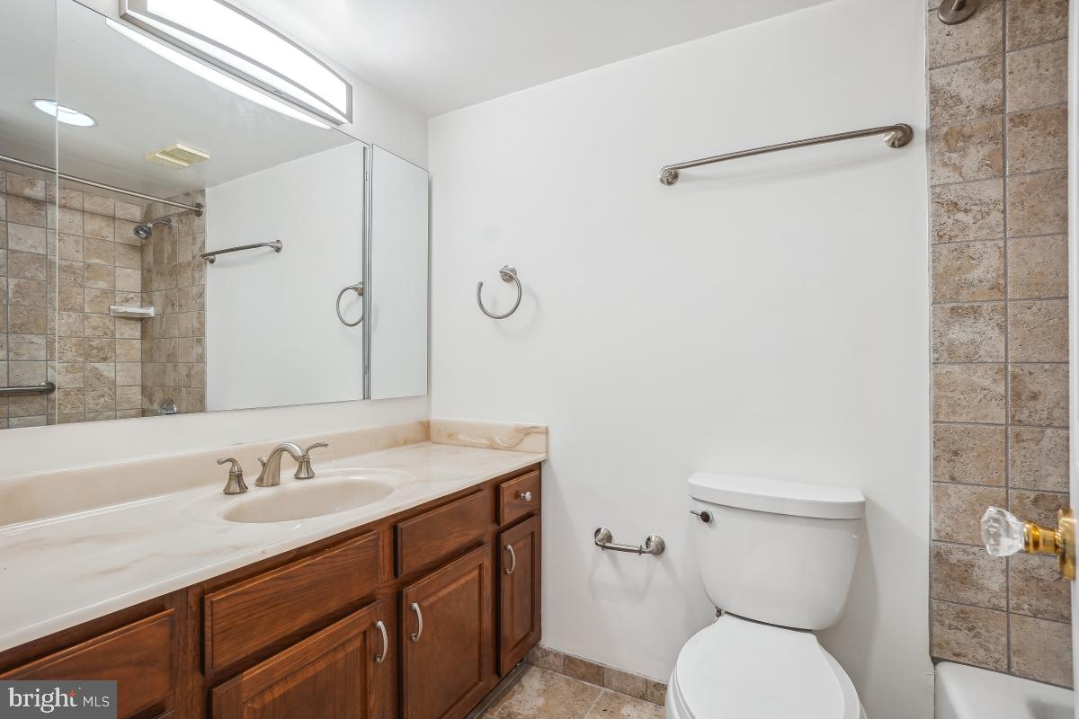 5904 MOUNT EAGLE DR #1105, ALEXANDRIA, Virginia 22303, 2 Bedrooms Bedrooms, 9 Rooms Rooms,2 BathroomsBathrooms,Residential,For sale,5904 MOUNT EAGLE DR #1105,VAFX2223324 MLS # VAFX2223324