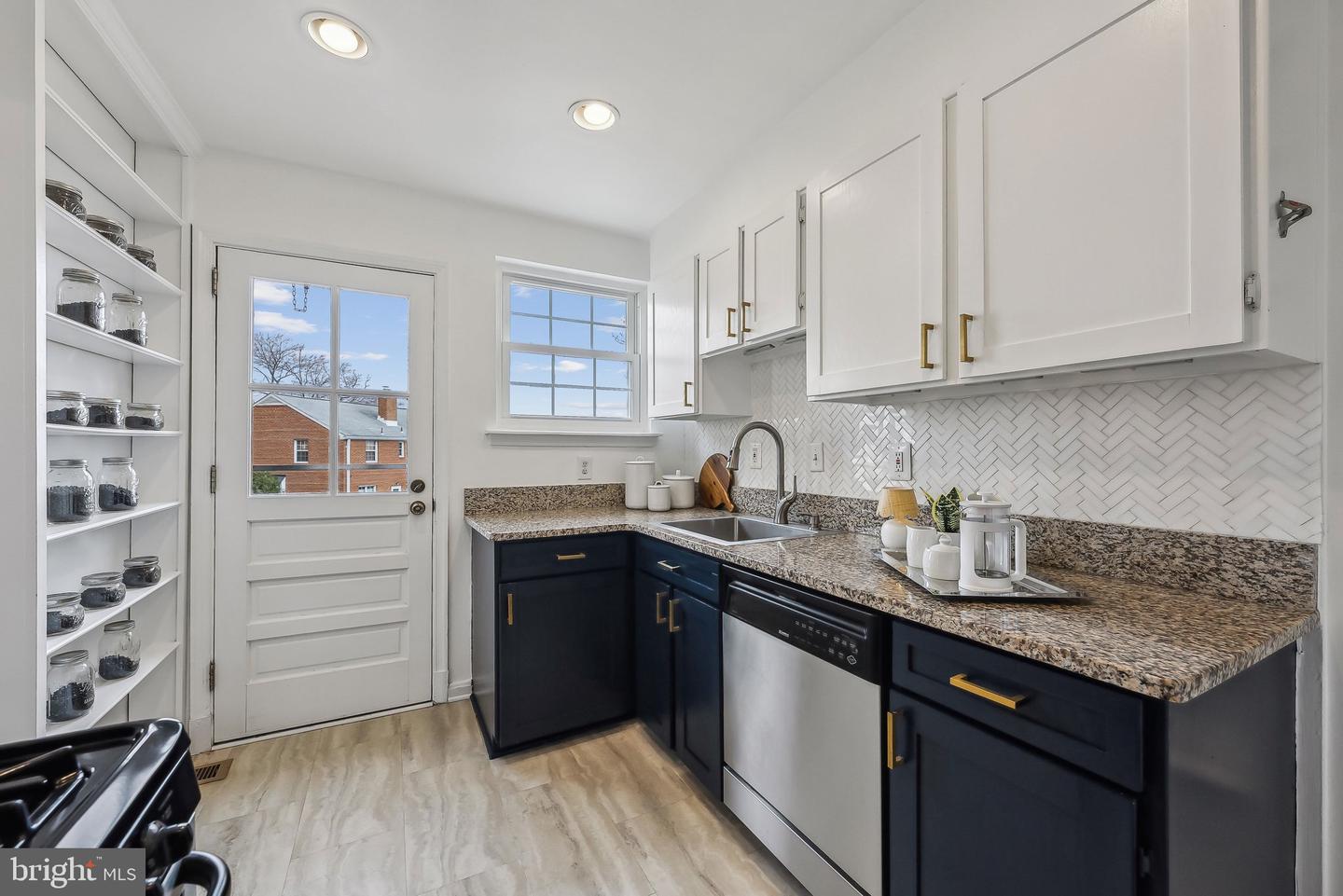 3769 KELLER AVE, ALEXANDRIA, Virginia 22302, 2 Bedrooms Bedrooms, ,2 BathroomsBathrooms,Residential,For sale,3769 KELLER AVE,VAAX2042190 MLS # VAAX2042190