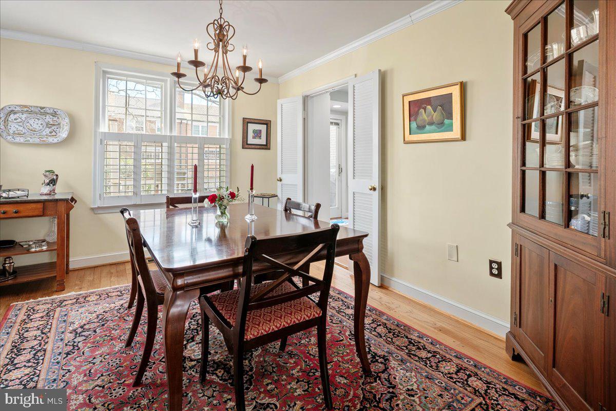 6307 OLDE TOWNE CT, ALEXANDRIA, Virginia 22307, 3 Bedrooms Bedrooms, ,3 BathroomsBathrooms,Residential,For sale,6307 OLDE TOWNE CT,VAFX2223796 MLS # VAFX2223796