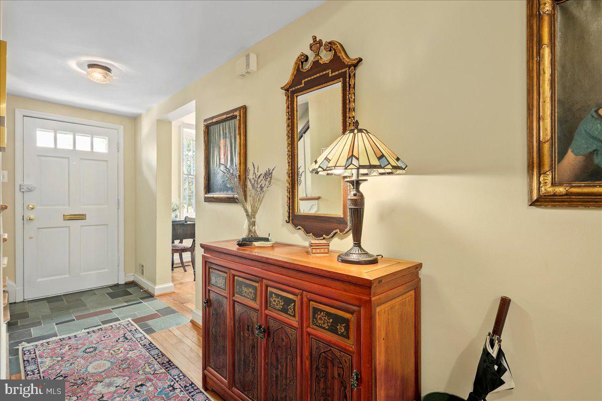 6307 OLDE TOWNE CT, ALEXANDRIA, Virginia 22307, 3 Bedrooms Bedrooms, ,3 BathroomsBathrooms,Residential,For sale,6307 OLDE TOWNE CT,VAFX2223796 MLS # VAFX2223796