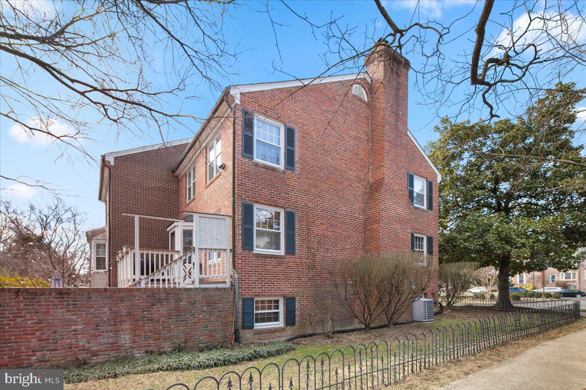 6307 OLDE TOWNE CT, ALEXANDRIA, Virginia 22307, 3 Bedrooms Bedrooms, ,3 BathroomsBathrooms,Residential,For sale,6307 OLDE TOWNE CT,VAFX2223796 MLS # VAFX2223796