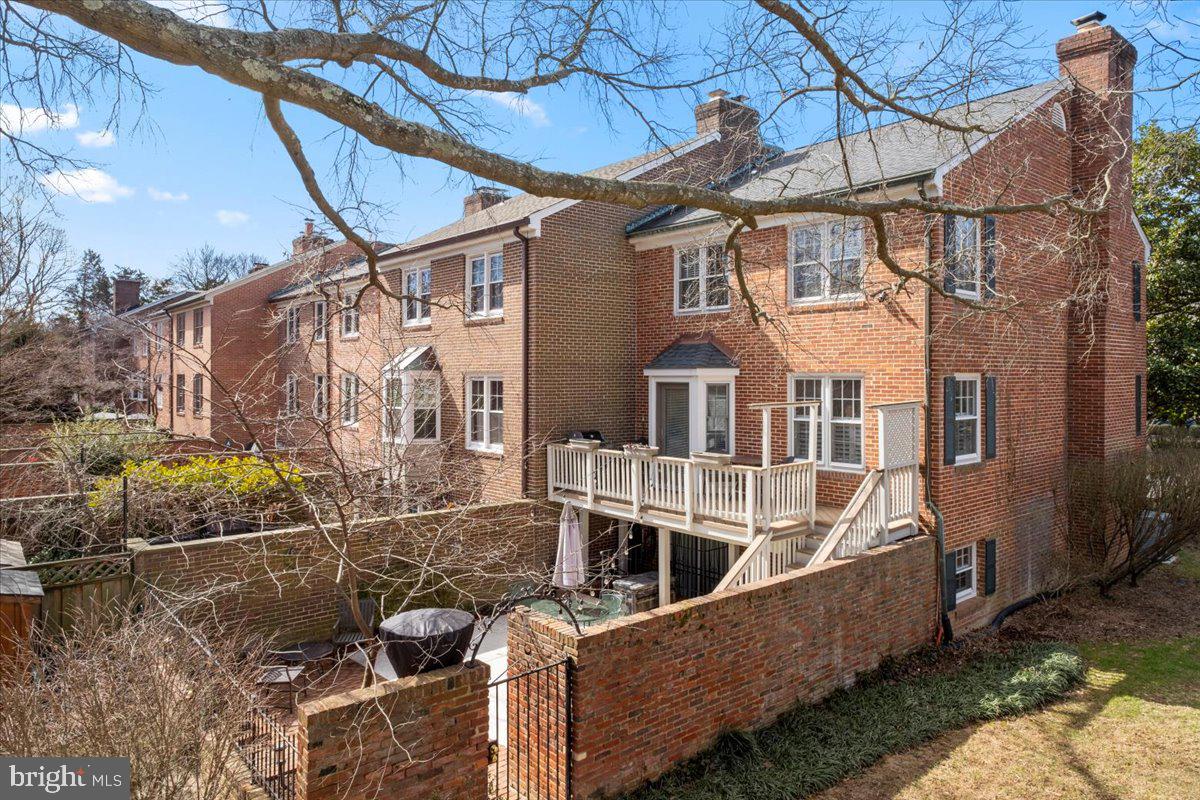 6307 OLDE TOWNE CT, ALEXANDRIA, Virginia 22307, 3 Bedrooms Bedrooms, ,3 BathroomsBathrooms,Residential,For sale,6307 OLDE TOWNE CT,VAFX2223796 MLS # VAFX2223796