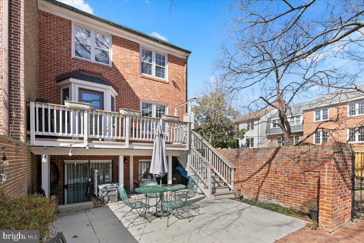 6307 OLDE TOWNE CT, ALEXANDRIA, Virginia 22307, 3 Bedrooms Bedrooms, ,3 BathroomsBathrooms,Residential,For sale,6307 OLDE TOWNE CT,VAFX2223796 MLS # VAFX2223796