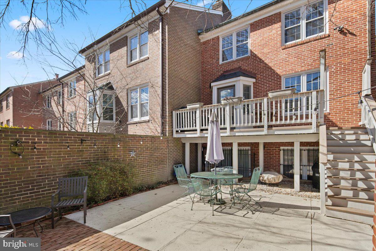 6307 OLDE TOWNE CT, ALEXANDRIA, Virginia 22307, 3 Bedrooms Bedrooms, ,3 BathroomsBathrooms,Residential,For sale,6307 OLDE TOWNE CT,VAFX2223796 MLS # VAFX2223796