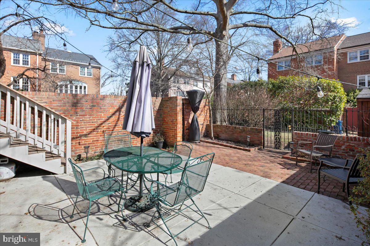 6307 OLDE TOWNE CT, ALEXANDRIA, Virginia 22307, 3 Bedrooms Bedrooms, ,3 BathroomsBathrooms,Residential,For sale,6307 OLDE TOWNE CT,VAFX2223796 MLS # VAFX2223796