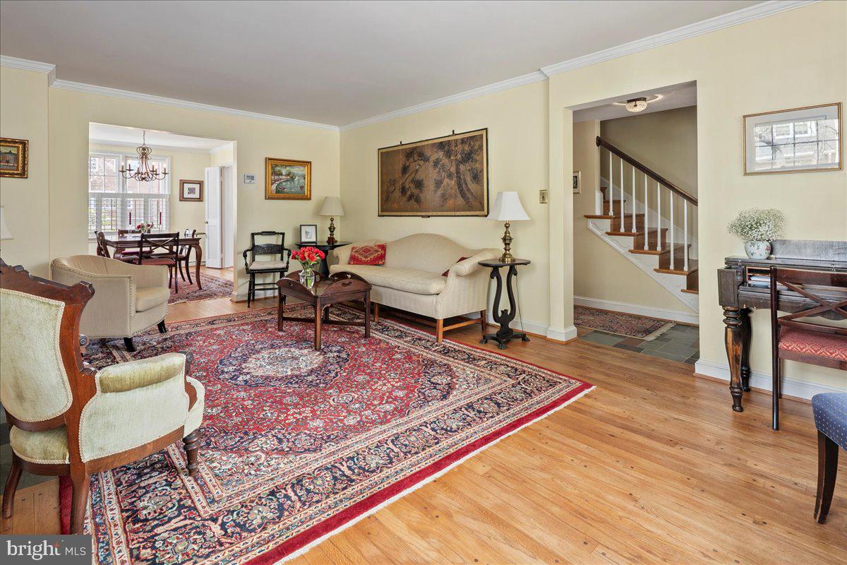 6307 OLDE TOWNE CT, ALEXANDRIA, Virginia 22307, 3 Bedrooms Bedrooms, ,3 BathroomsBathrooms,Residential,For sale,6307 OLDE TOWNE CT,VAFX2223796 MLS # VAFX2223796