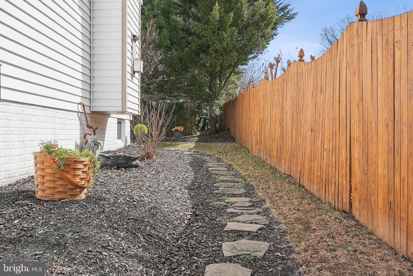 102 FRAYERS FARM CT, OCCOQUAN, Virginia 22125, 3 Bedrooms Bedrooms, ,2 BathroomsBathrooms,Residential,For sale,102 FRAYERS FARM CT,VAPW2088444 MLS # VAPW2088444