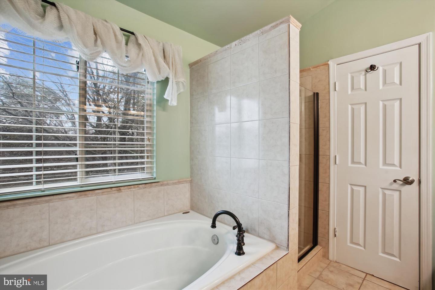 6417 CASTLEFIN WAY, ALEXANDRIA, Virginia 22315, 3 Bedrooms Bedrooms, ,2 BathroomsBathrooms,Residential,For sale,6417 CASTLEFIN WAY,VAFX2224590 MLS # VAFX2224590