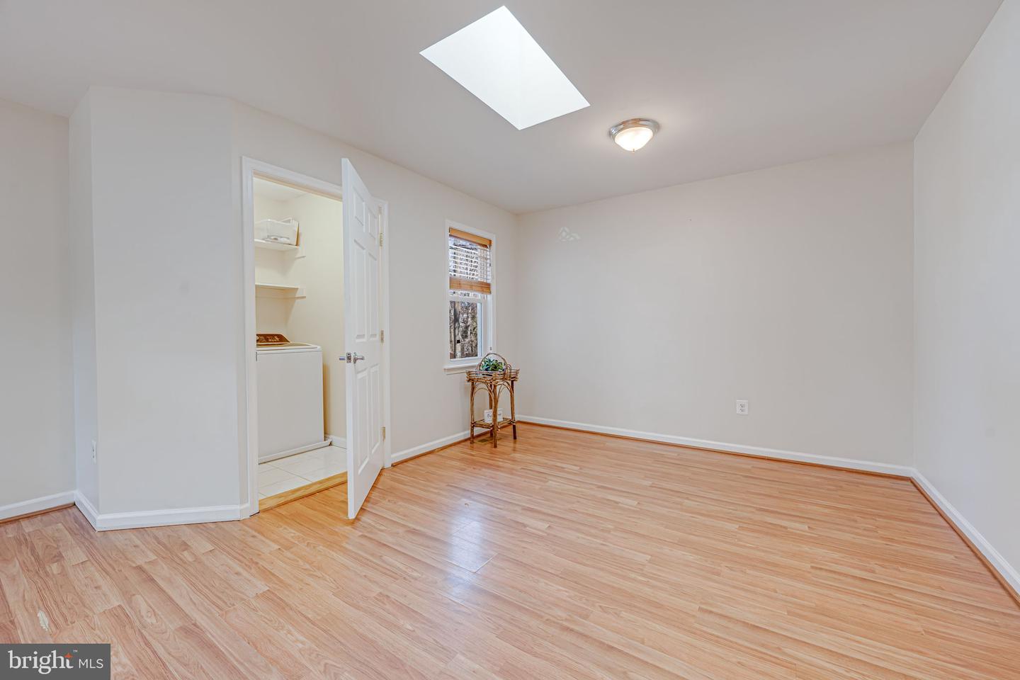 2400 HUNTINGTON AVE, ALEXANDRIA, Virginia 22303, 2 Bedrooms Bedrooms, ,2 BathroomsBathrooms,Residential,For sale,2400 HUNTINGTON AVE,VAFX2224726 MLS # VAFX2224726