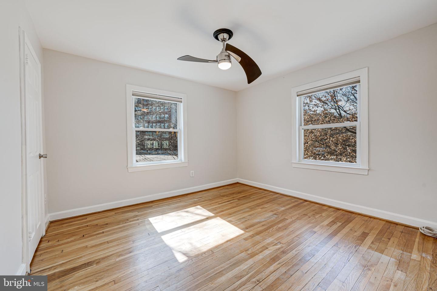 2400 HUNTINGTON AVE, ALEXANDRIA, Virginia 22303, 2 Bedrooms Bedrooms, ,2 BathroomsBathrooms,Residential,For sale,2400 HUNTINGTON AVE,VAFX2224726 MLS # VAFX2224726